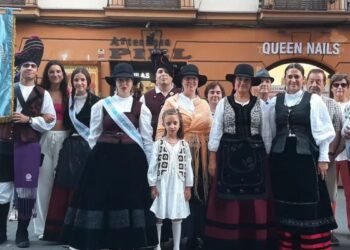 La Asociación Galega celebra el 25º aniversario de su grupo folclórico Vagalume en el Centro Cultural Gilitos
