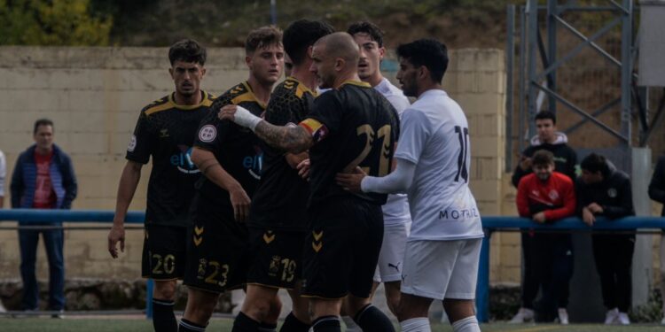 La derrota de la RSD Alcalá por 3-1 frente al Tres Cantos frena su racha y le hace perder el liderato 1 derrota alcala frente tres cantos
