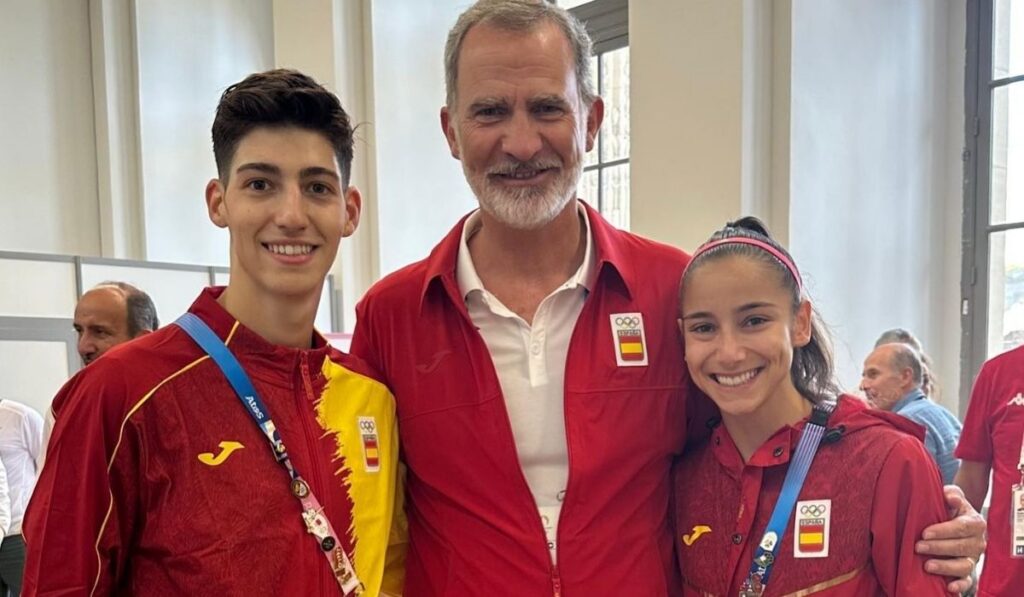 adrian y adriana con felipe vi