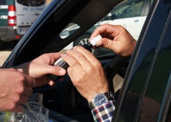 Alcalá refuerza los controles de drogas y alcohol: la DGT lo advierte, “0,0% es la única tasa segura”