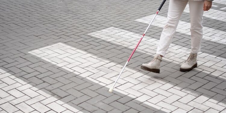 cruce persona discapacidad