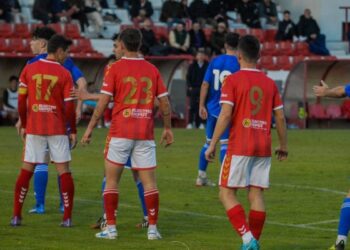 La RSD Alcalá termina el año como líder tras un empate en casa