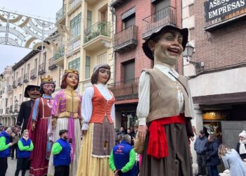 Una Navidad Gigante recorrerá las calles de Alcalá