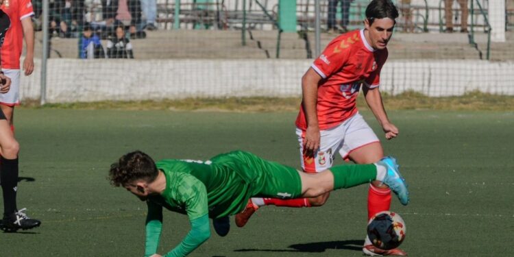 El Alcalá refuerza su liderato con una trabajada victoria en Villaverde 1 alcala victoria villaverde