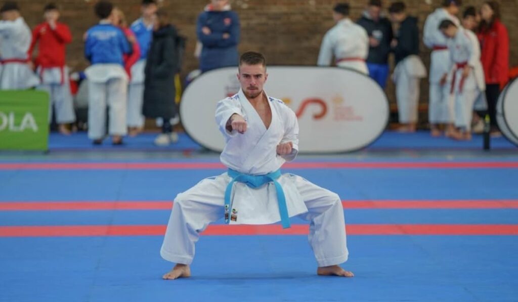 Alejandro Galán del Club Olimpia, subcampeón en la primera fase de la Liga Nacional de Kárate 1 alejandro galan subcampeon primera fase liga karate