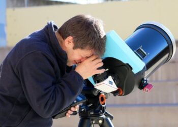 Suspendida la jornada astronómica en la Plaza de la Paloma por mal tiempo