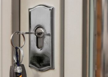 Dejarse las llaves dentro de casa: un despiste más común de lo que pensamos