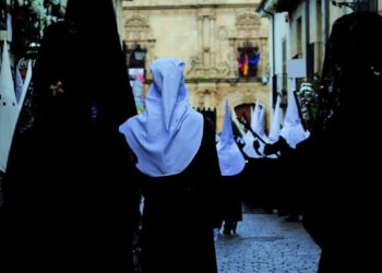 La Semana Santa de Alcalá de Henares se presentó como un referente cultural y turístico en FITUR 2025