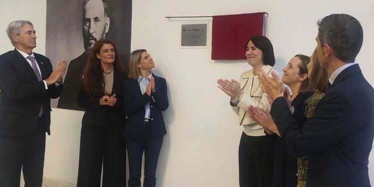 Inaugurado el Centro de Neurociencias Cajal en el campus de la UAH, el mayor centro de investigación neurocientífica de España 1 Centro de Neurociencias Cajal