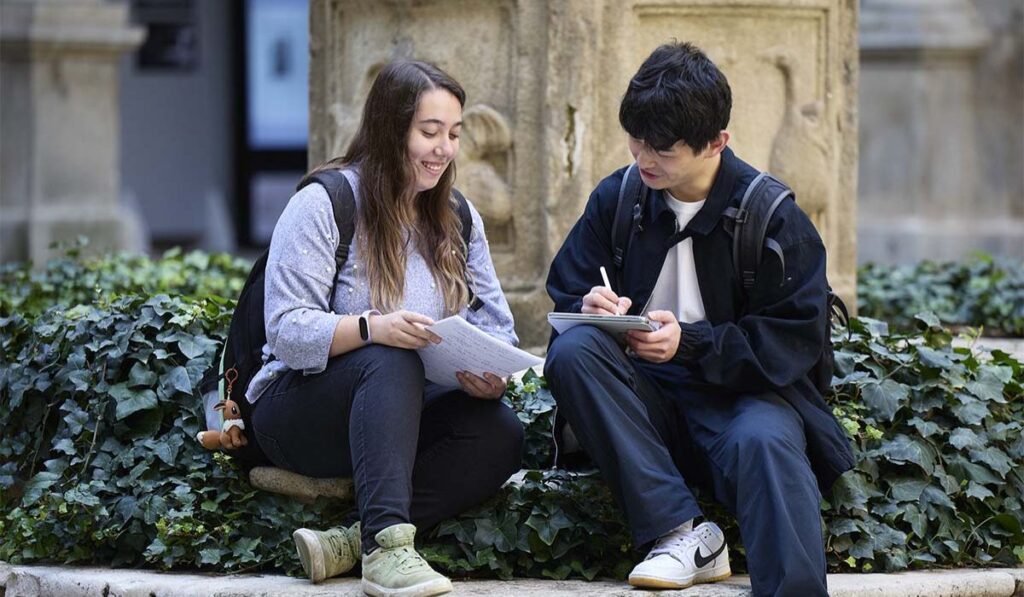 Los estudiantes de la UAH podrán acceder a becas de hasta 12.000 euros el próximo curso 1 becas uah banco santander