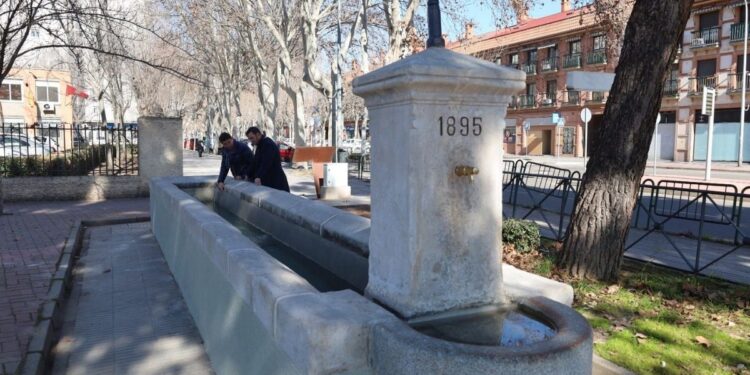 fuente abrevadero paseo pastrana