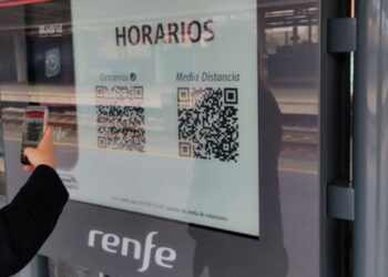 Renfe moderniza sus estaciones en Alcalá con pantallas de información en tiempo real