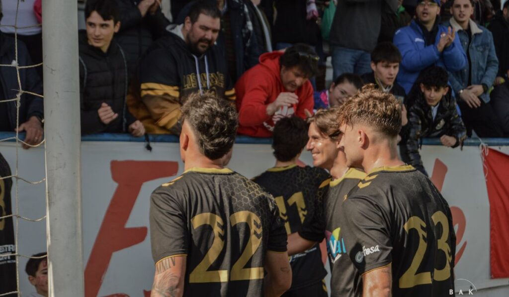 Álvaro Portero lidera la remontada del RSD Alcalá ante el Trival Valderas y acerca el sueño del ascenso 1 victoria alcala trival valderas