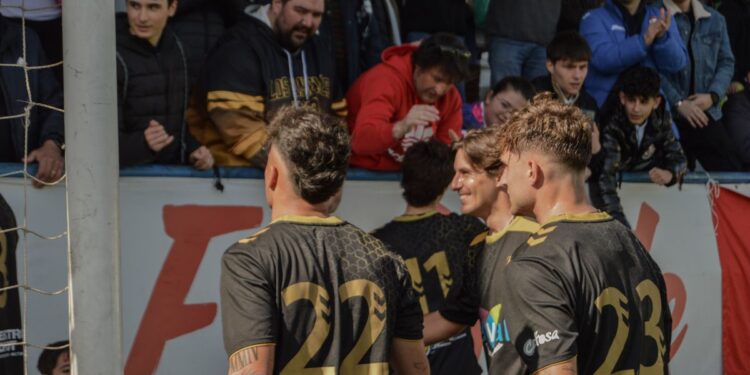 Álvaro Portero lidera la remontada del RSD Alcalá ante el Trival Valderas y acerca el sueño del ascenso 1 victoria alcala trival valderas