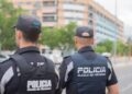 La Policía Local detiene a una mujer tras amenazar con un cuchillo al personal de un comercio