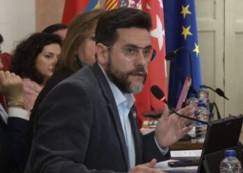 Santiago Alonso: «me pregunto qué mano mece la cuna de los sindicatos que están aquí hoy con carteles deleznables y machistas»