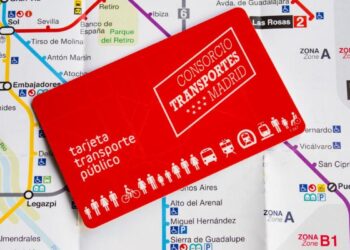 El transporte público será gratuito para menores hasta 14 años desde este verano