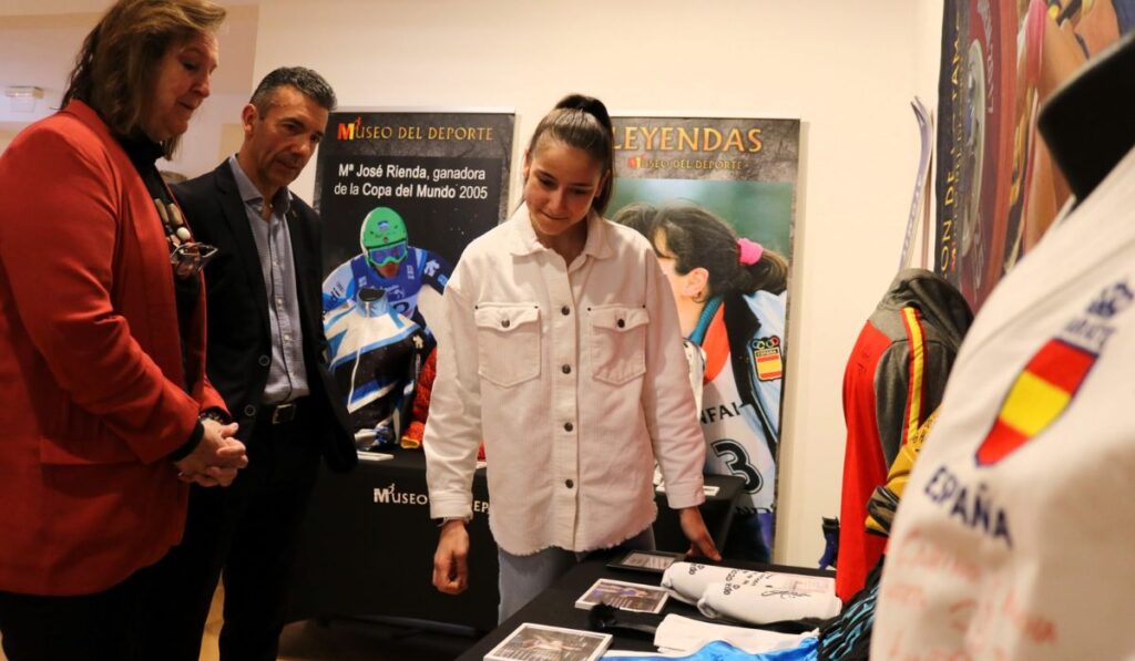 adriana cerezo exposicion mujeres leyenda del deporte
