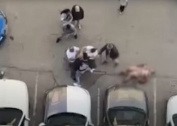 Un altercado por un coche mal aparcado acaba en golpes y pedradas en Los Gorriones