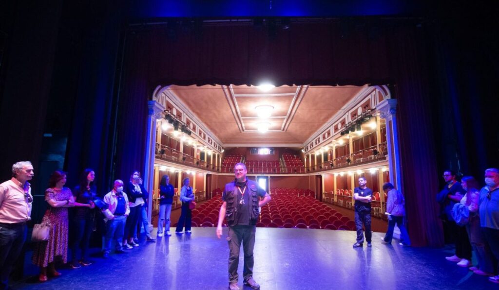 jornada de puertas abiertas teatro salon cervantes