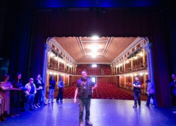 Una visita entre bambalinas: el Teatro Salón Cervantes abre sus puertas por el Día del Teatro