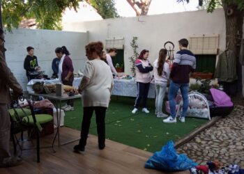Economía circular, trueque y artesanía local en el V Mercadillo Solidario TOV