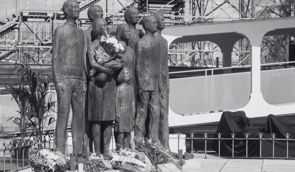 monumento 11 m alcala