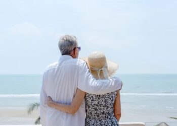 Roquetas de Mar, destino de los viajes subvencionados para mayores que ya aceptan acompañantes no familiares