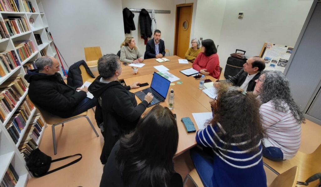 reunion vecinos espartales y psoe