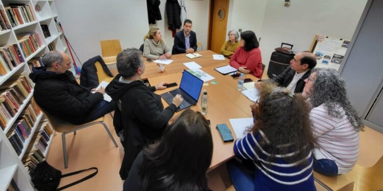 reunion vecinos espartales y psoe