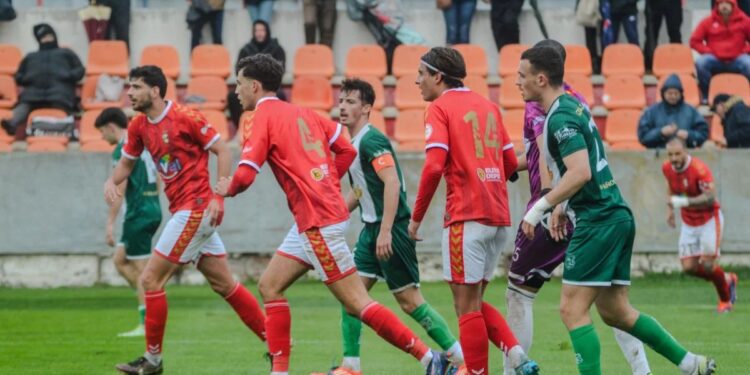 Goleada en El Val: Izan, Portero y Samu lideran una victoria incontestable del Alcalá 1 victoria rsd alcala contra el alamo