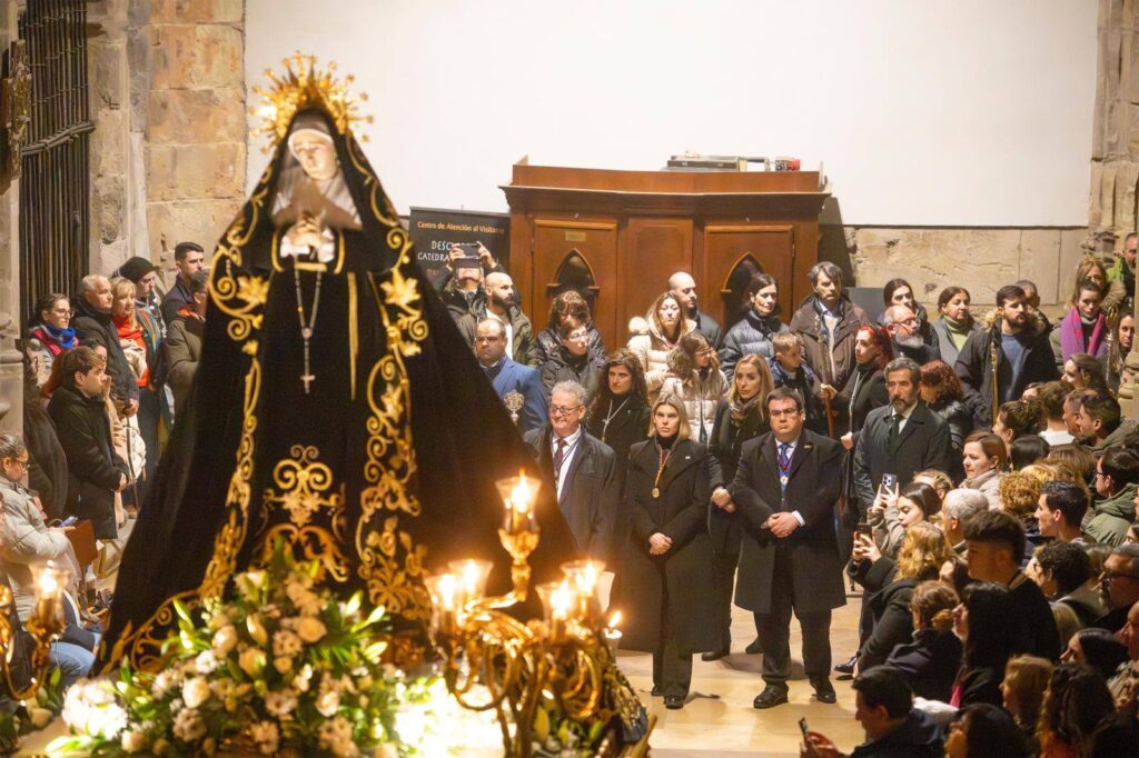 La lluvia vuelve a deslucir el Viernes Santo en Alcalá y obliga a celebrar un acto interior por el Santo Entierro 8 492130737 1115633767258822 6824925047108015705 n