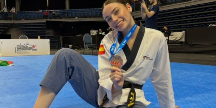 La alcalaína Carolina Escolar se proclama campeona de Europa de Taekwondo 1 Carolina Escobar