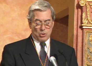 La Universidad de Alcalá homenajea a Mario Vargas Llosa tras su fallecimiento