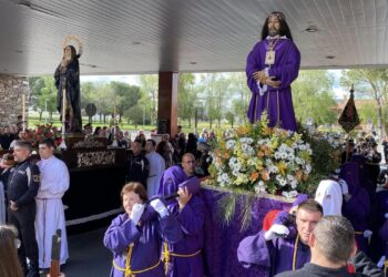 Seis años después, el Nazareno y la Virgen de los Dolores regresan a la Residencia Francisco de Vitoria en Martes Santo
