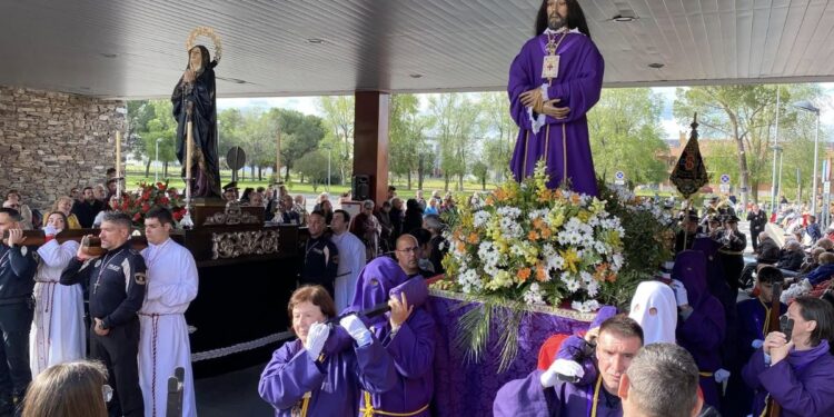 Procesion de Nuestros Mayores