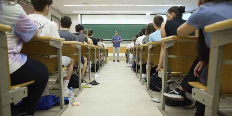 alumnos universidad alcala