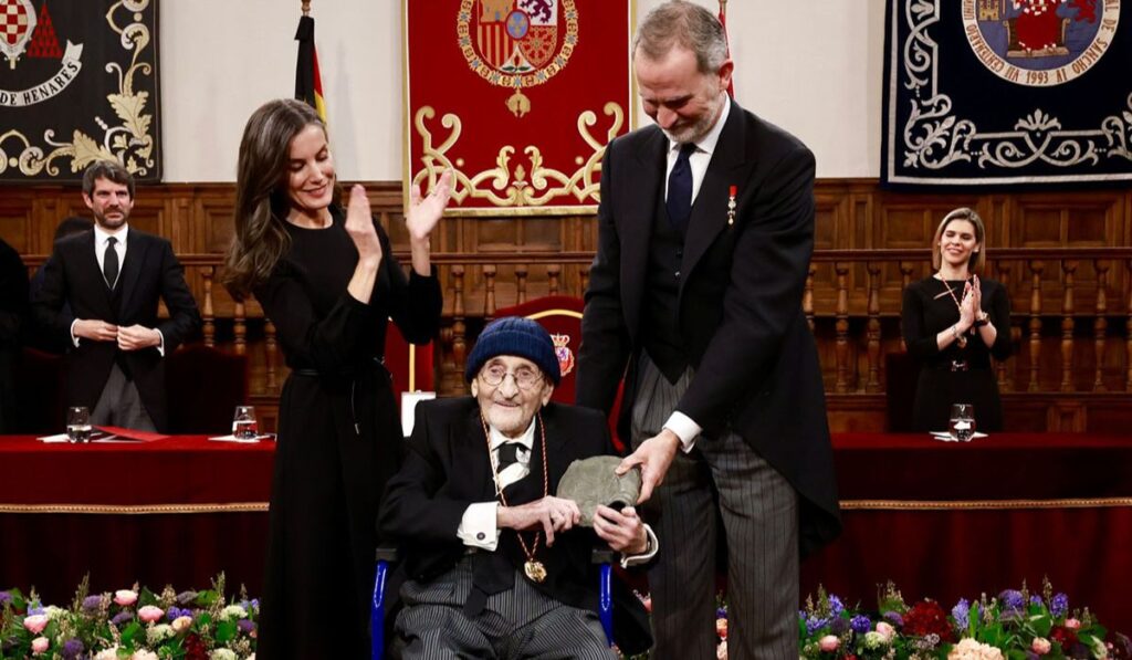 alvaro pombo premio cervantes sus majestades los reyes