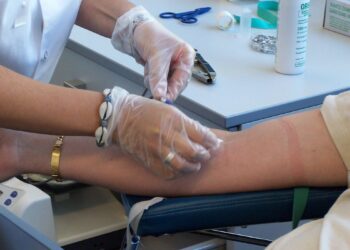 Sanidad alerta: se necesitan 900 donaciones de sangre diarias tras el apagón ante la caída de reservas