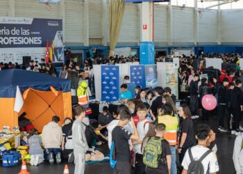 Cerca de 4.000 estudiantes participan hoy en la V Feria de las Profesiones en el Complejo Deportivo de Espartales