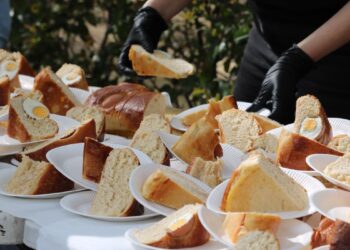 Sabor a tradición en la Ermita del Val: así se vivió la Fiesta del Hornazo