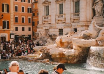 Los españoles prefieren Italia, Marruecos y Reino Unido como destinos para viajar en Semana Santa, según GuruWalk