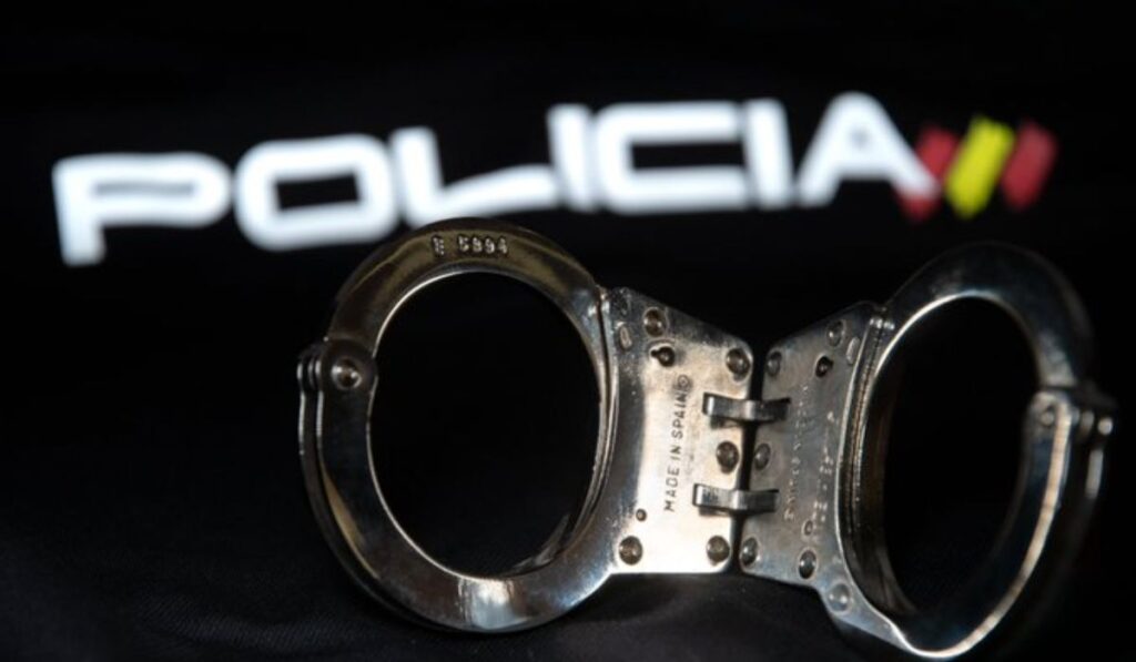 grilletes policia nacional