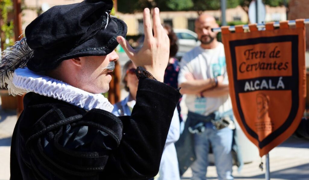 Los primeros viajeros del Tren de Cervantes ya disfrutan de Alcalá de Henares 1 guia tren de cervantes 2025