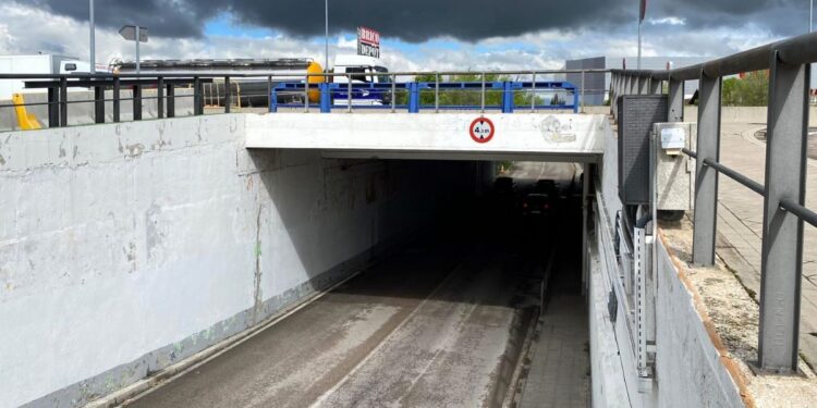 El paso inferior entre Alcampo y La Dehesa permanecerá cerrado del 23 al 25 de abril por obras urgentes de refuerzo estructural 1 paso inferior alcampo la dehesa