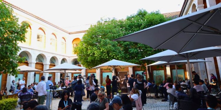 periodistas iberoamericanos visitan Alcala antes de los Premios Platino