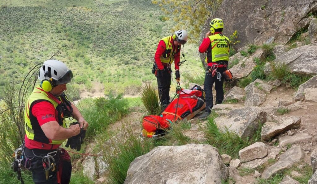 Rescatada una senderista en Villalbilla tras una caída en una zona de difícil acceso 1 rescate senderista villalbilla