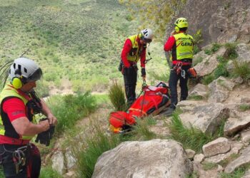 Rescatada una senderista en Villalbilla tras una caída en una zona de difícil acceso
