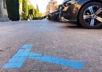Los vecinos y vecinas con la ORA en trámite podrán seguir aparcando en zona azul sin ser multados