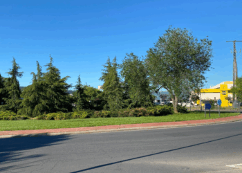 El Ayuntamiento dedica una glorieta a los Bomberos de Alcalá por su 50º aniversario